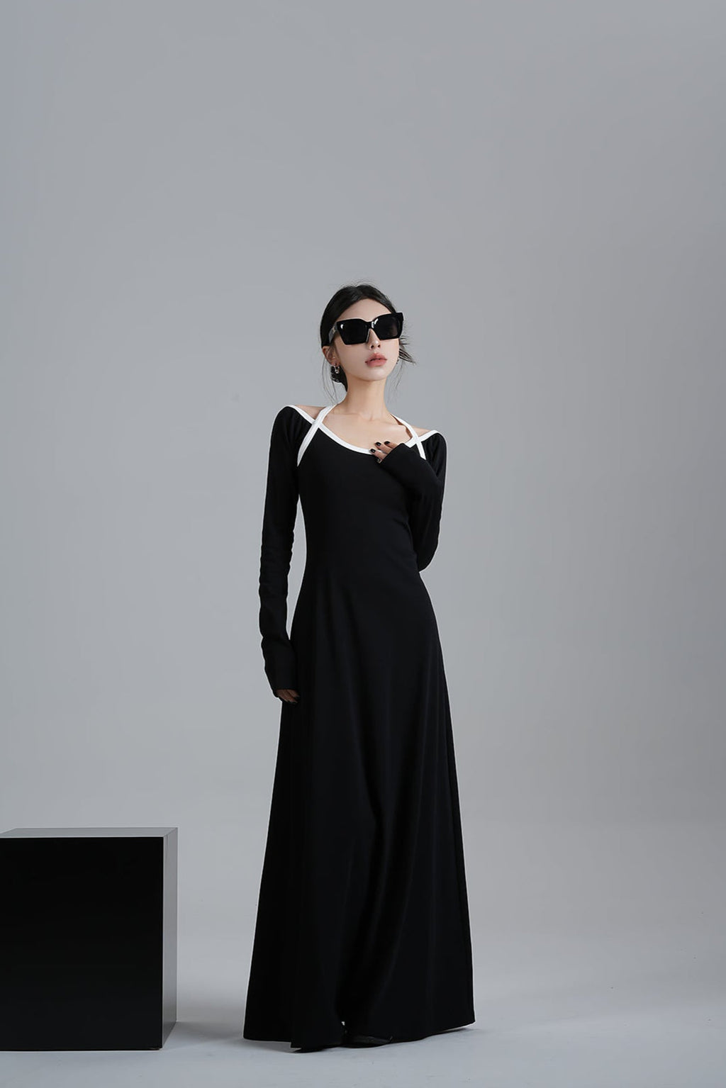 Cold Shoulder Long Sleeve Contrast Trim Maxi Dress