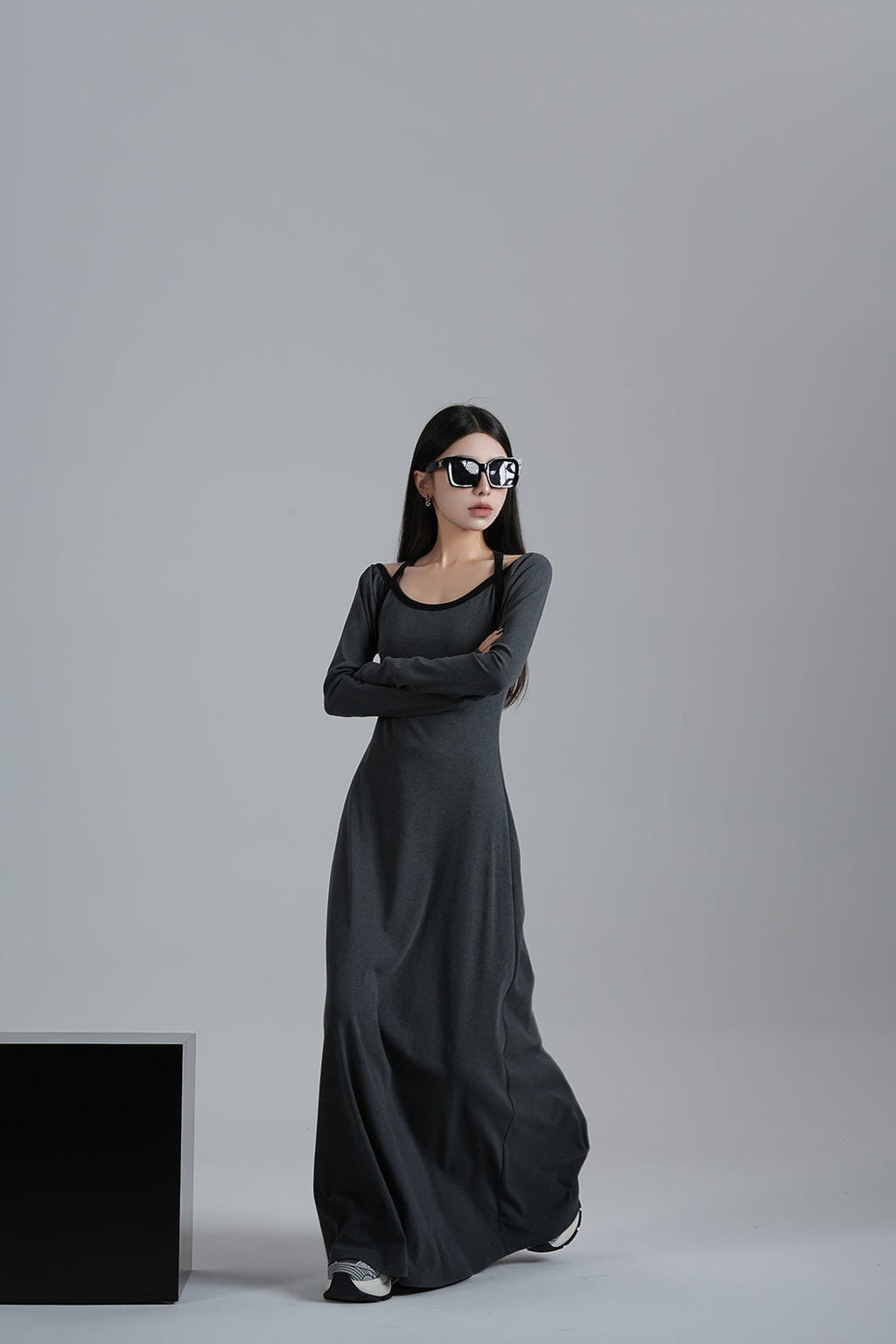 Cold Shoulder Long Sleeve Contrast Trim Maxi Dress