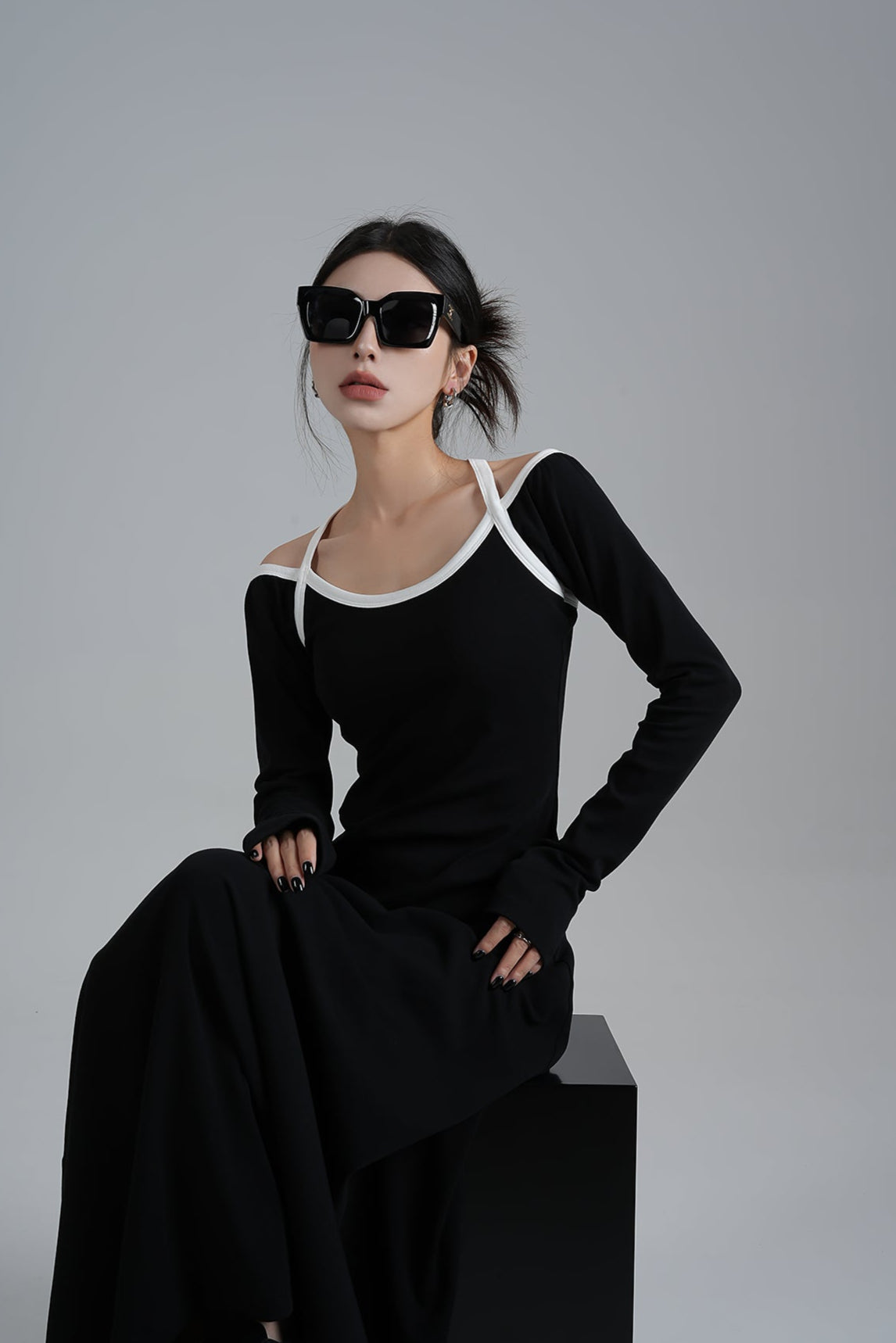 Cold Shoulder Long Sleeve Contrast Trim Maxi Dress